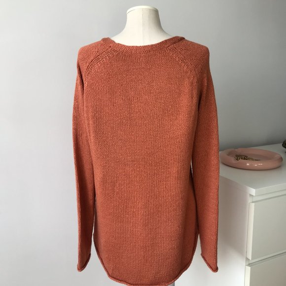 H&M Knitted Burnt Orange V-Neck Sweater - Picture 3 of 8